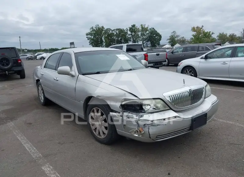 2011 Lincoln Town фото