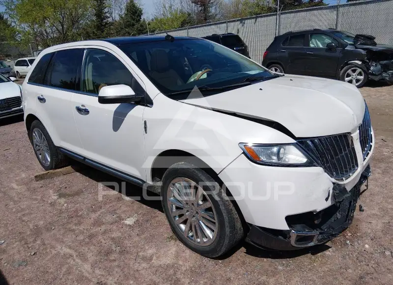 2011 Lincoln MKX photo