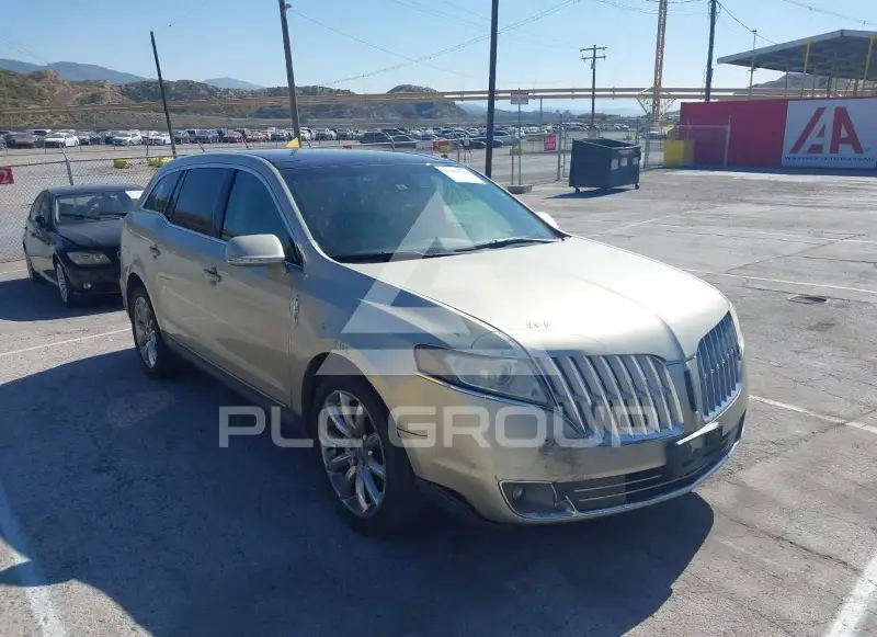 2011 Lincoln MKT фото
