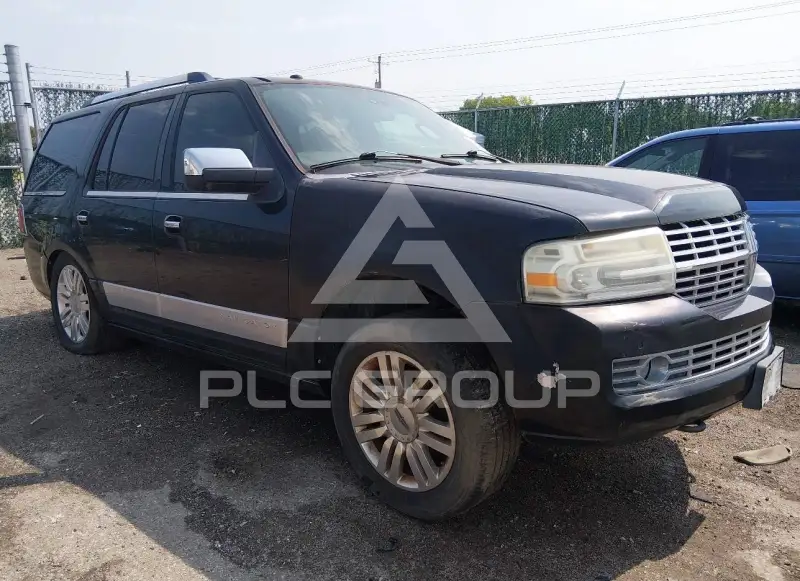 2011 Lincoln NAVIGATOR photo