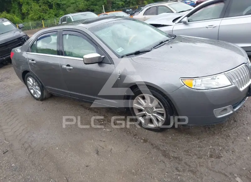 2011 Lincoln MKZ photo