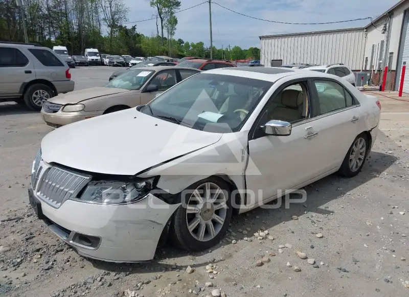 2011 Lincoln MKZ photo