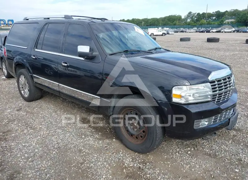 2011 Lincoln NAVIGATOR photo