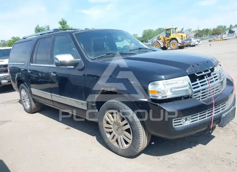 2011 Lincoln NAVIGATOR photo