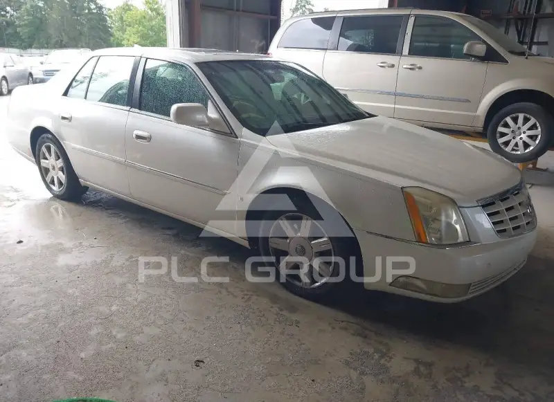 2011 Cadillac DTS photo