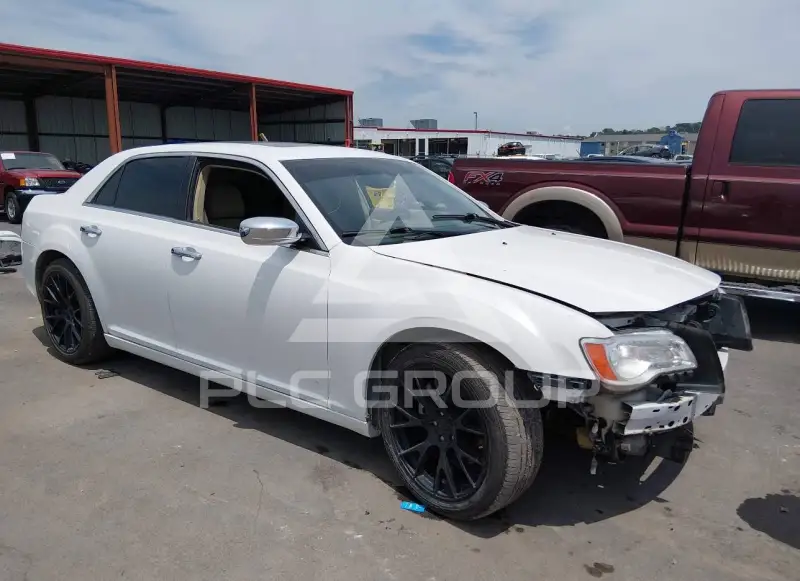 2011 Chrysler 300 фото
