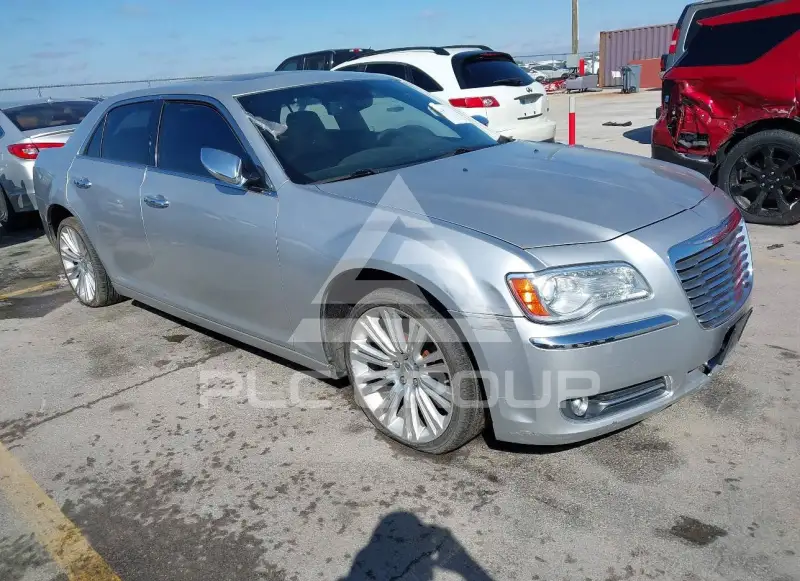 2011 Chrysler 300 фото