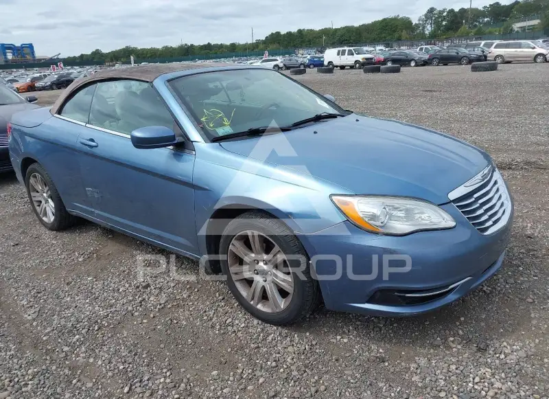 2011 Chrysler 200 photo