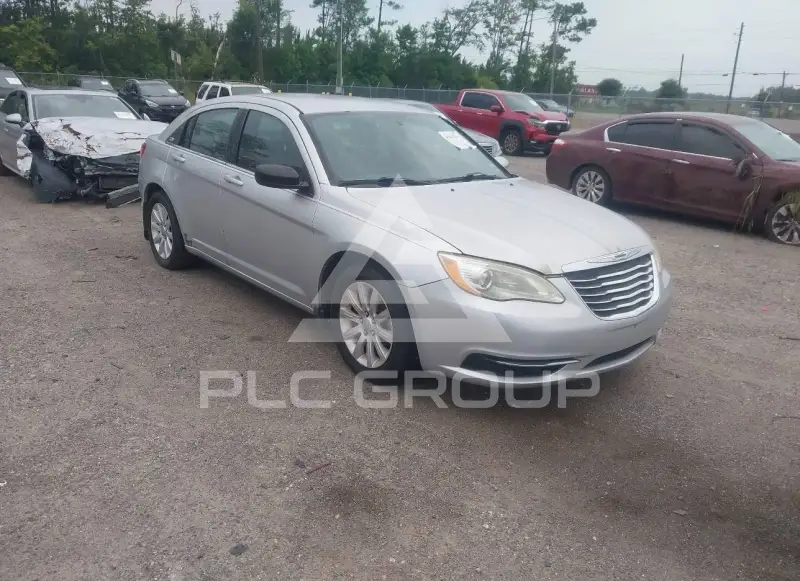 2011 Chrysler 200 photo