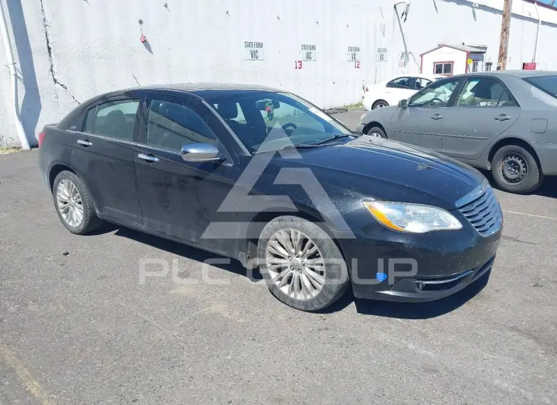 2011 Chrysler 200 photo