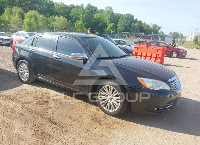 2011 Chrysler 200 photo