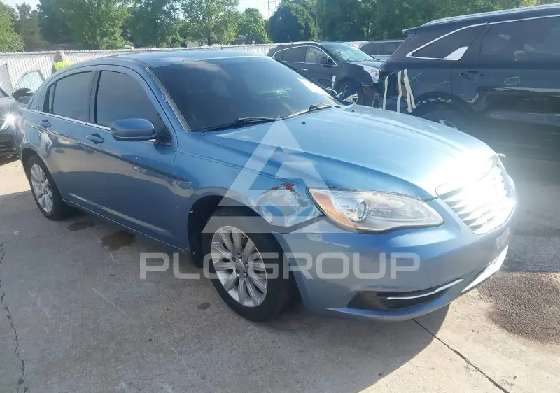 2011 Chrysler 200 photo