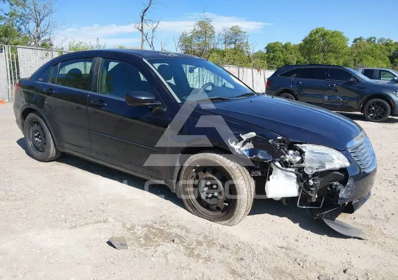 2011 Chrysler 200 photo