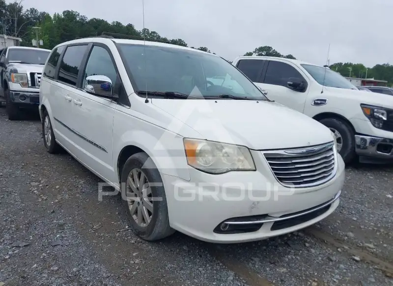 2011 Chrysler TOWN & COUNTRY photo