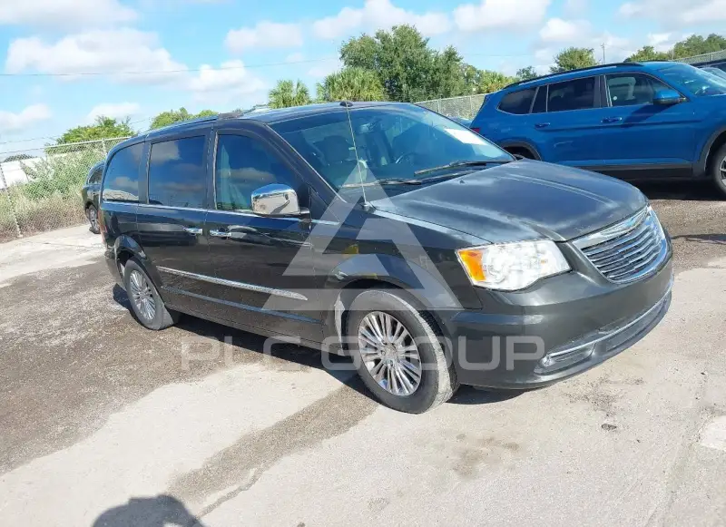 2011 Chrysler TOWN & COUNTRY photo