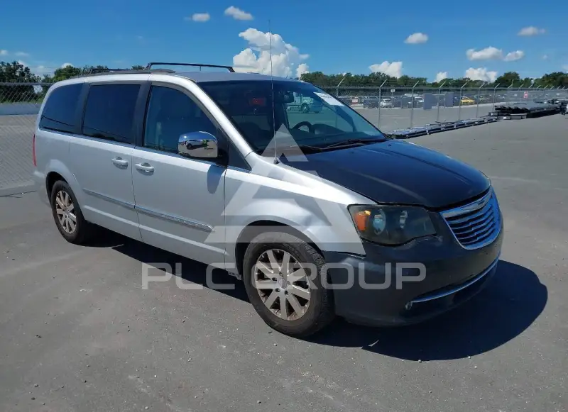 2011 Chrysler TOWN & COUNTRY photo