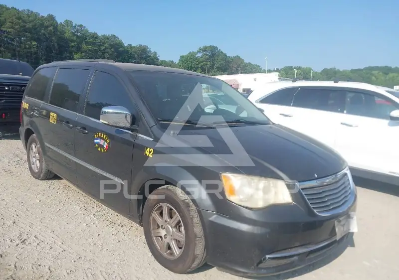 2011 Chrysler TOWN & COUNTRY photo