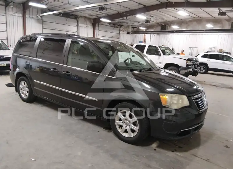 2011 Chrysler TOWN & COUNTRY фото