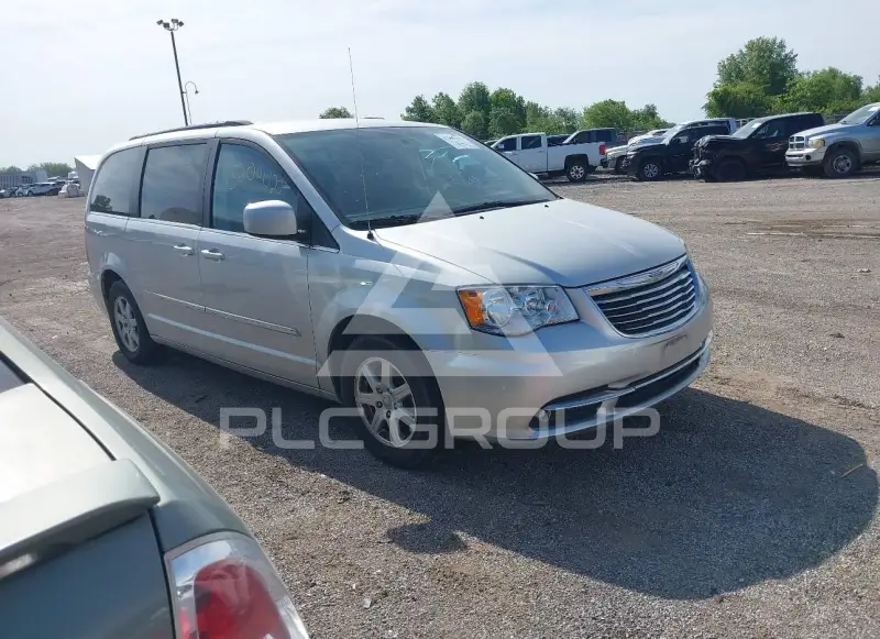 2011 Chrysler TOWN & COUNTRY photo