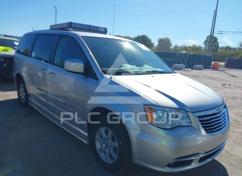 2011 Chrysler TOWN & COUNTRY photo