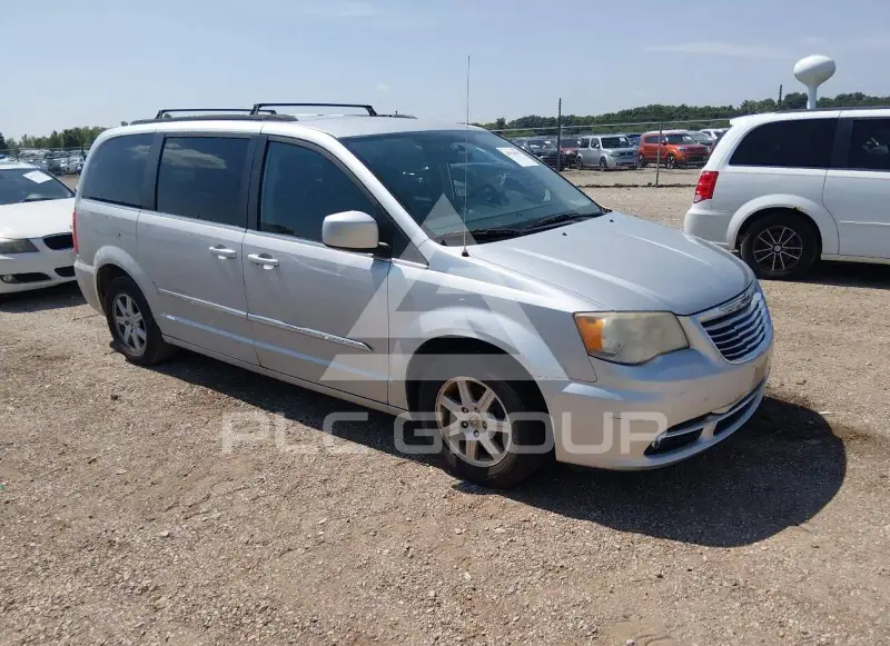 2011 Chrysler TOWN & COUNTRY фото