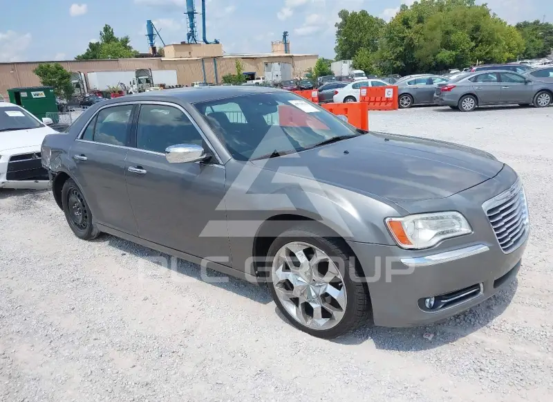 2011 Chrysler 300 фото