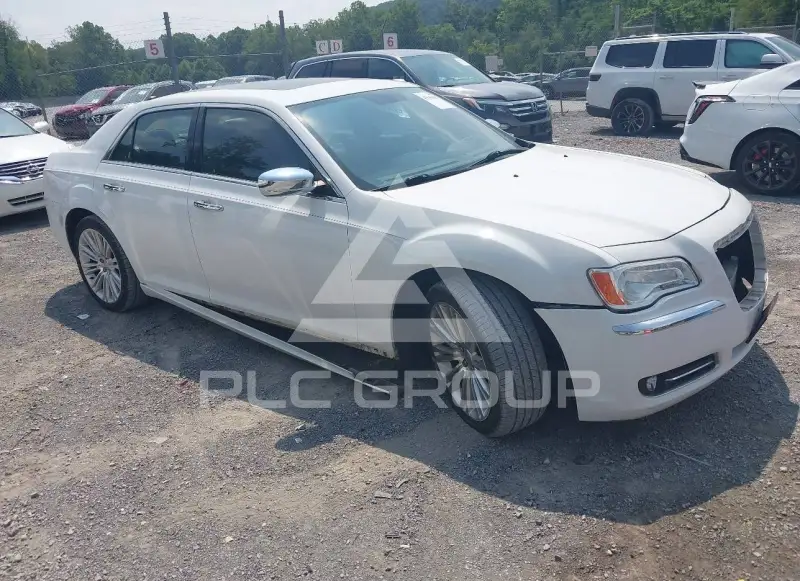 2011 Chrysler 300 фото