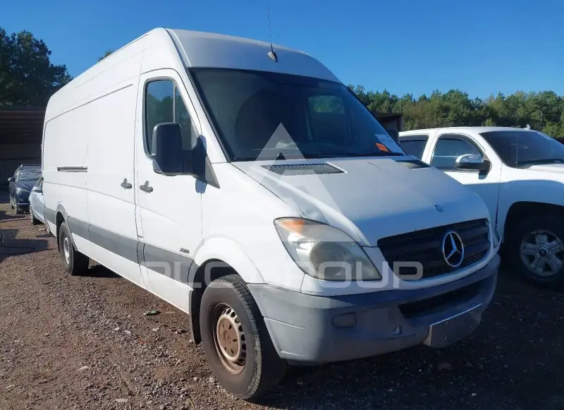 2011 Mercedes Benz Sprinter photo