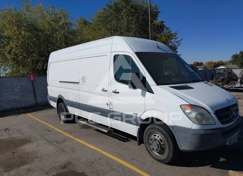 2011 Mercedes Benz Sprinter photo