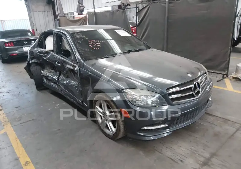 2011 Mercedes Benz C 300 фото