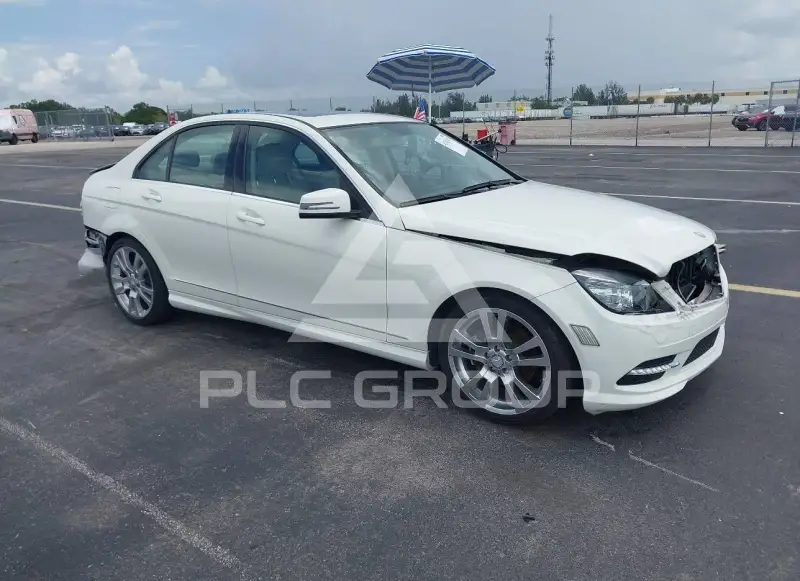 2011 Mercedes Benz C 300 фото