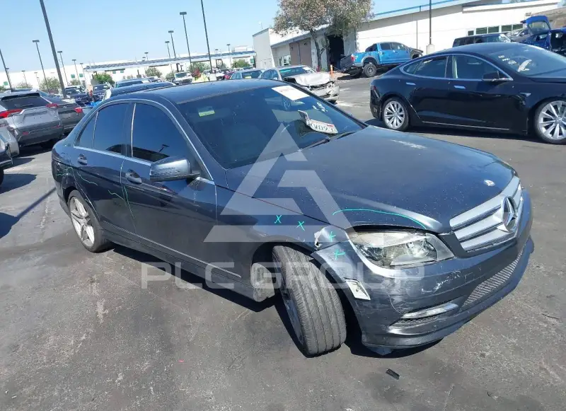 2011 Mercedes Benz C 300 фото