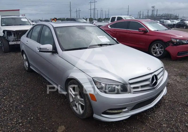 2011 Mercedes Benz C 300 фото