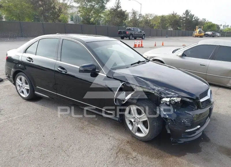 2011 Mercedes Benz C 300 фото