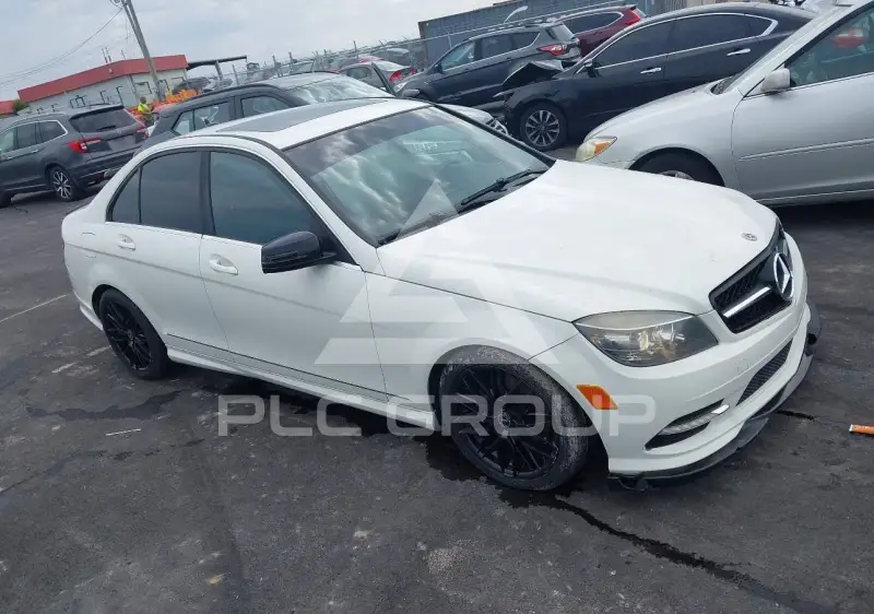 2011 Mercedes Benz C 300 фото