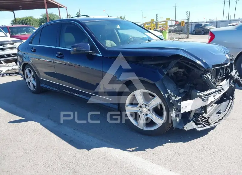 2011 Mercedes Benz C 300 фото