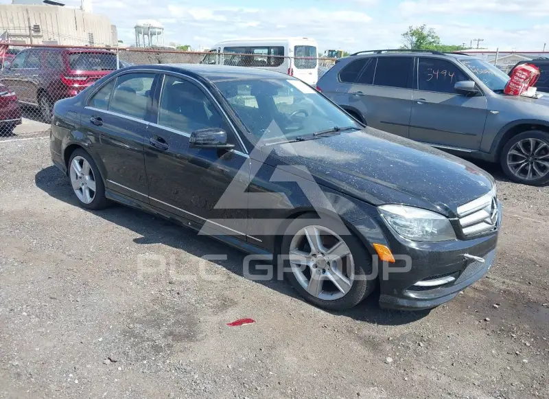 2011 Mercedes Benz C 300 фото