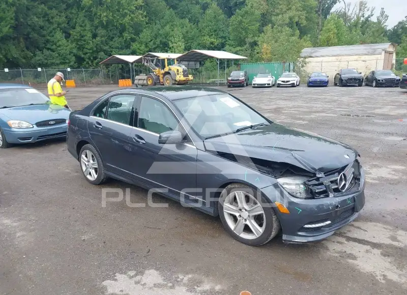 2011 Mercedes Benz C 300 фото