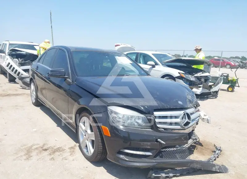 2011 Mercedes Benz C 300 фото