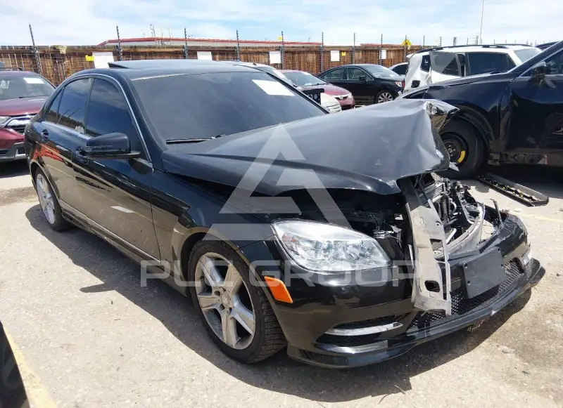 2011 Mercedes Benz C 300 фото