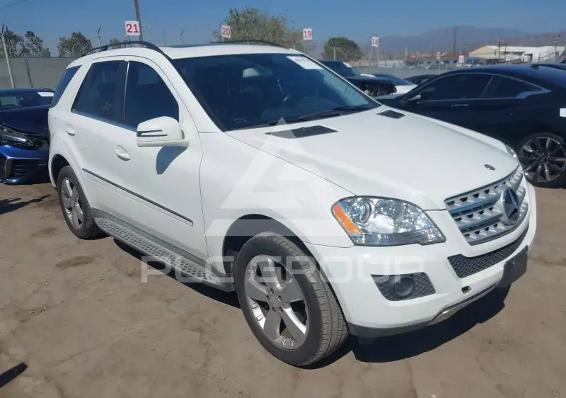 2011 Mercedes Benz ML 350 фото