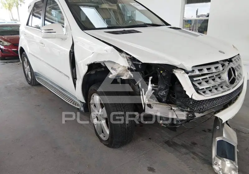 2011 Mercedes Benz ML 350 photo