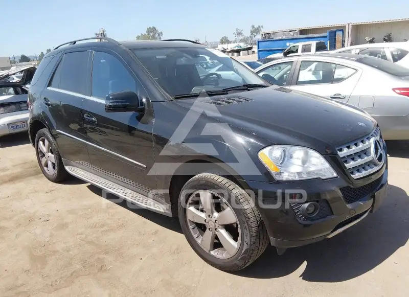 2011 Mercedes Benz ML 350 фото