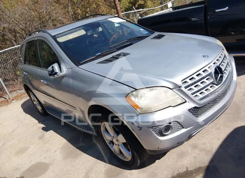 2011 Mercedes Benz ML 350 фото