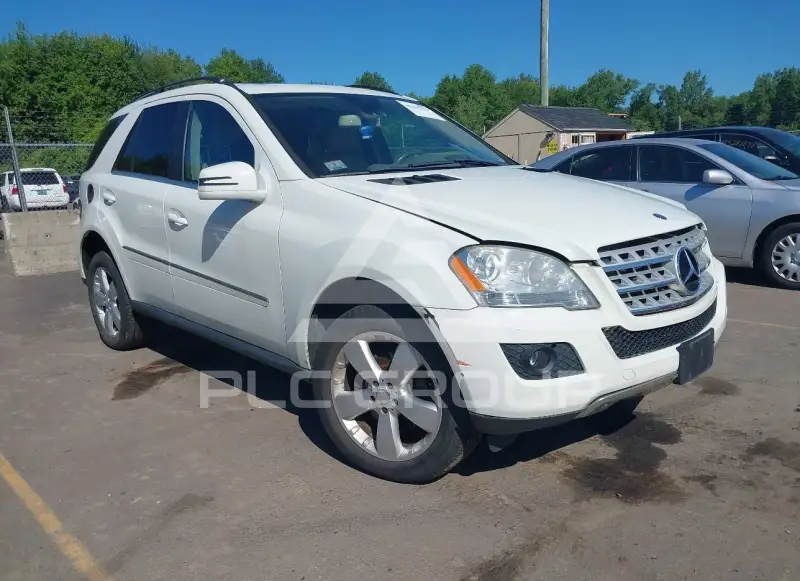 2011 Mercedes Benz ML 350 фото