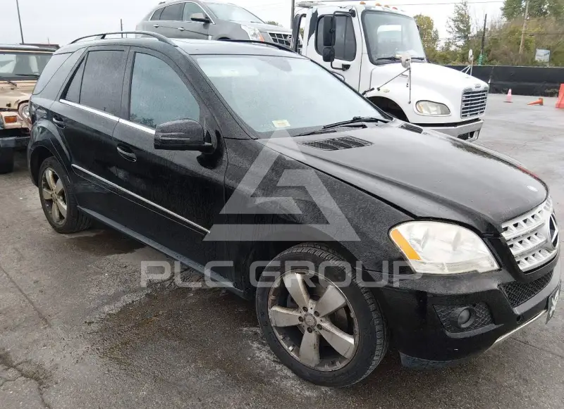 2011 Mercedes Benz ML 350 фото
