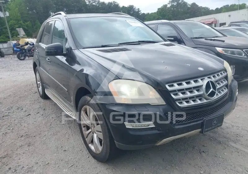 2011 Mercedes Benz ML 350 photo
