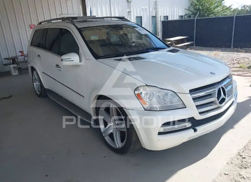 2011 Mercedes Benz GL 550 фото