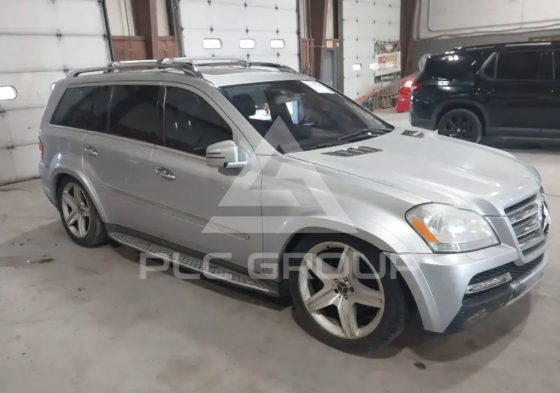 2011 Mercedes Benz GL 550 фото