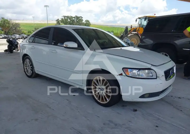 2011 Volvo S40 фото
